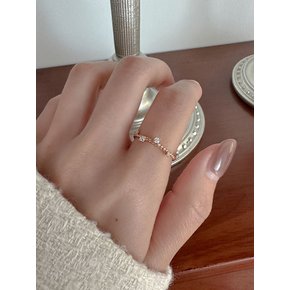 14k unbalance cubic ring