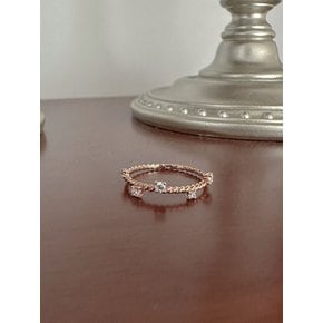 14k unbalance cubic ring