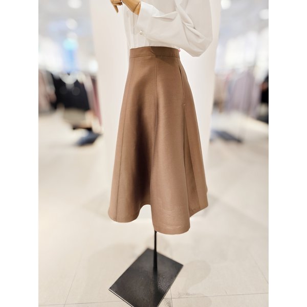 [파주점] [더아이잗컬렉션]사인 글로시 플레어 스커트 CR5A0SK461