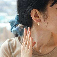 [ 본사정품 / 실크 파우치 쇼핑백 증정 ] 14k 금 볼드 모네 원터치 귀걸이