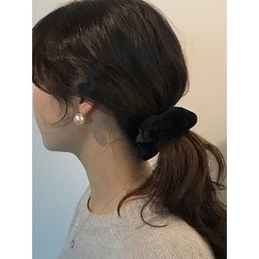 Vintage Velvet Volume Scrunchie[Black] 빈티지 벨벳 볼륨 스크런치