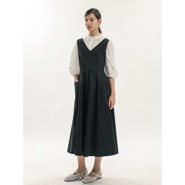 WD_Black sleeveless flare dress