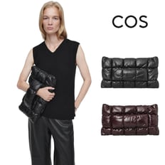  COS 코스 25ss 필로우 퀼팅 가죽 클러치백 가방