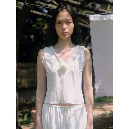 베이오드 V flower sleeveless blouse_ivory
