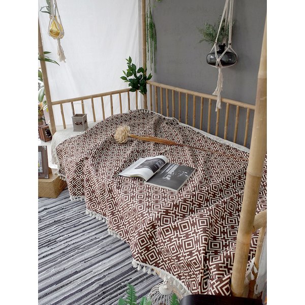 브라운 지오메트리 다용도 러너 블랭킷