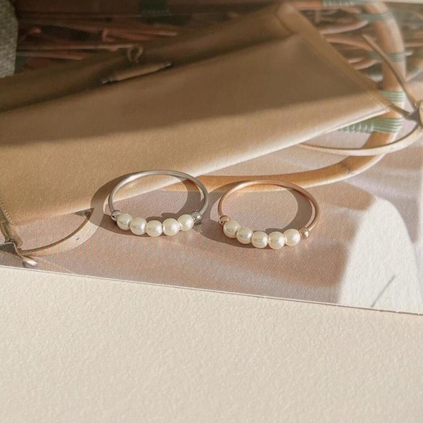 [옷자락] 여자 데이트룩 진주 포인트 써지컬 반지