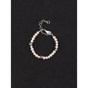 Struggle pearl bracelet