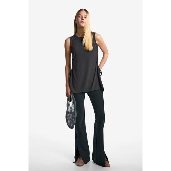 사이드 홀 슬리브리스 J916202502084