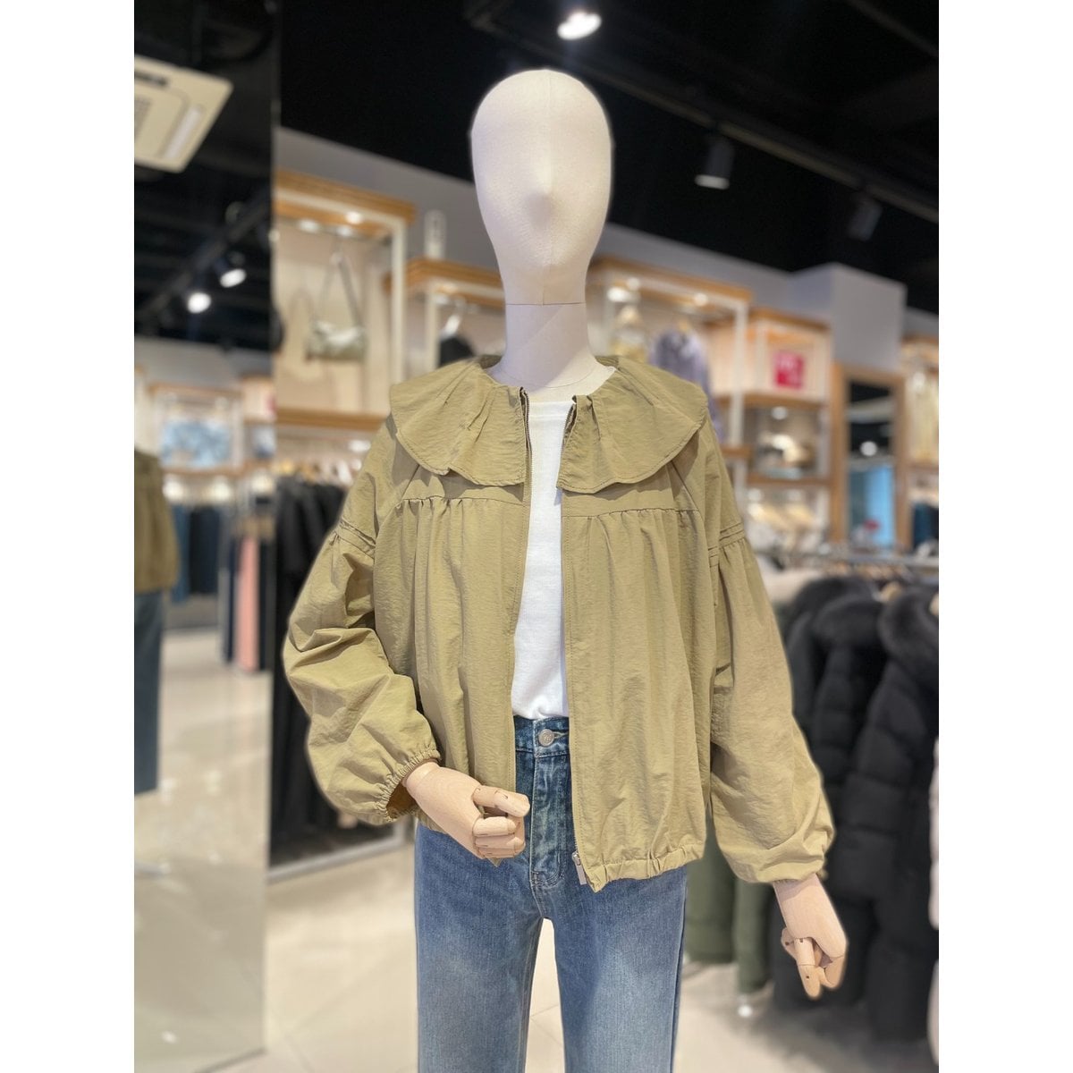 확대된 대표 .
