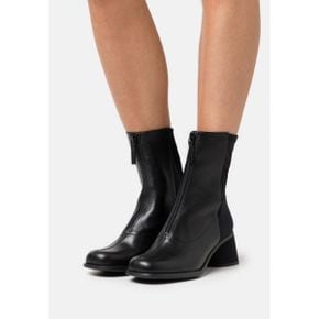 3691679 Camper KIARA - Classic ankle boots black