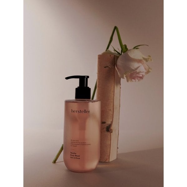 니어바이 바디 워시 스틸 어 로즈 300ml