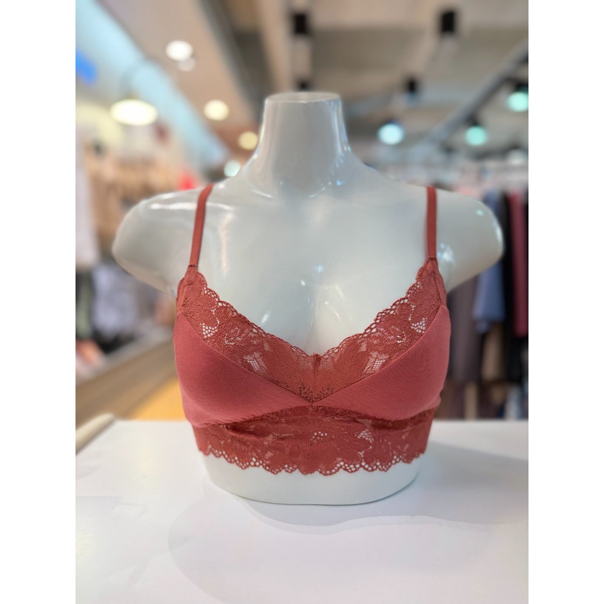 확대된 대표 .