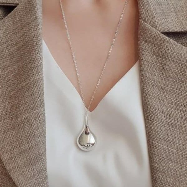 [옷자락] 여성 물방울 형태의 롱 드롭 패션 목걸이