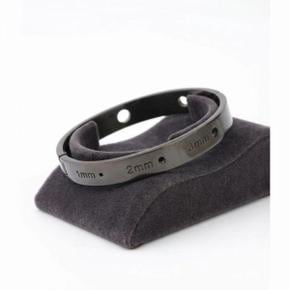[MUST IT] MM6 로고 브레이슬릿 SM7UY0034 SV0148 953