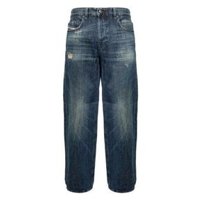26SS 디젤 2001 D 매크로 릴렉스 핏 데님 팬츠 A115980ADBZ01  DOM