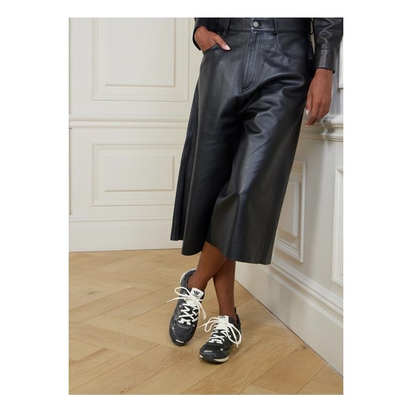 송 포 더 뮤트 아디제로 고무 트리밍 메시 스니커즈 블랙 46376663162987863