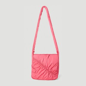 [해외배송] 메인라인:RUS/FR.CA/DE 패디드 크로스백 PILLOW CROSSBODY BAG