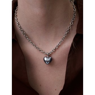 먼데이에디션 Gray Heart-Shaped Pearl Necklace