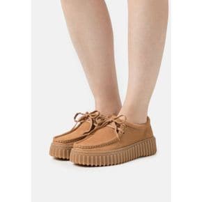 3619044 Clarks 클락스 토힐 비 - 캐주얼 레이스업 옅은 황갈색