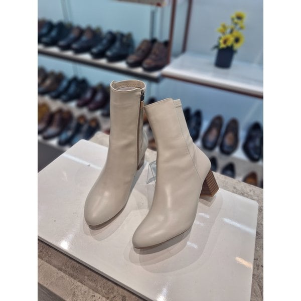 [여주점] 여성 6cm소가죽 데일리 앵클부츠 G122K503 C1102