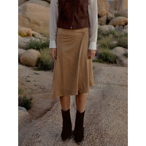 MUTE SUEDE UNBALANCE SKIRT (CAMEL)