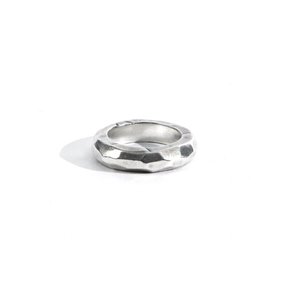 SILVER HAMMERED RING