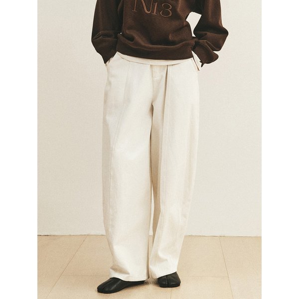 VOLUME CURVED LINE PANTS_WHITE