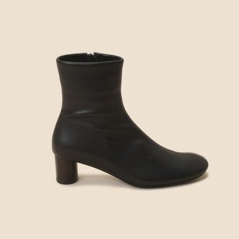 슈콤마보니 Unique ankle boots(black) DG3CW24510BLK