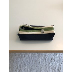 round pencilcase _ Navy and green