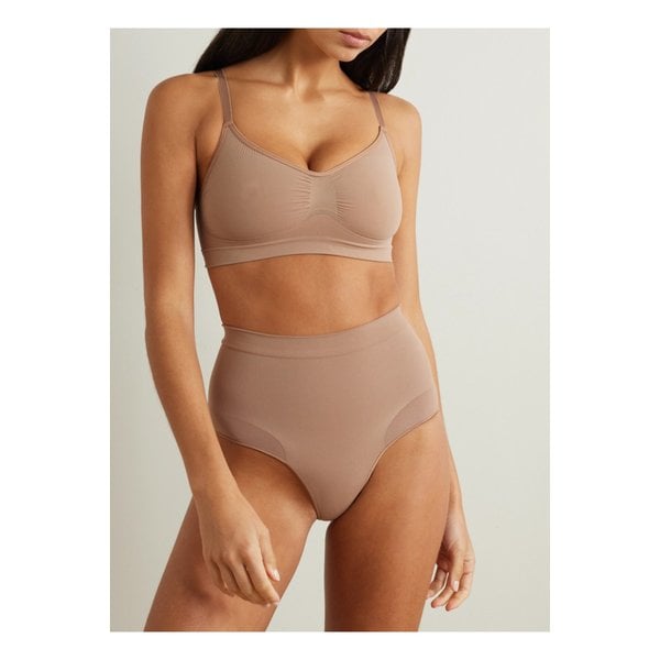 스킴스 심리스 스컬프트 미드 웨이스트 브리프 시에나 베이지 1647597314143243