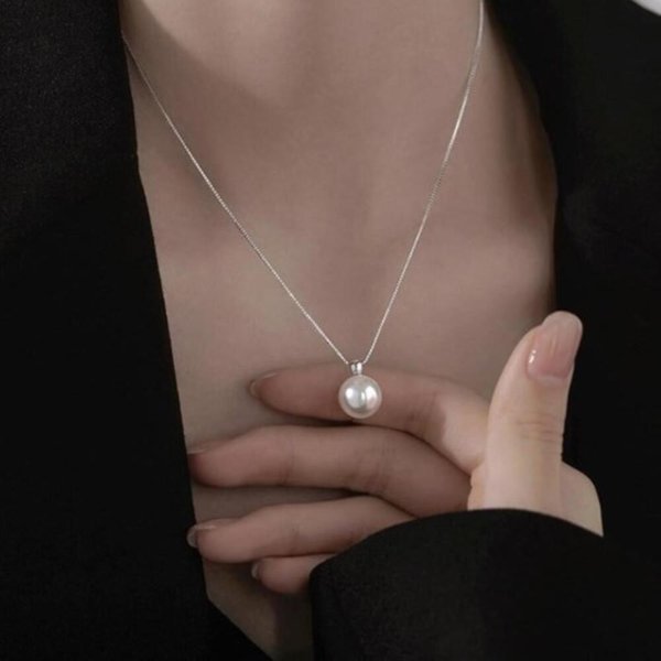 [옷자락] 여자 사계절 착용 클래식 진주 펜던트 목걸이