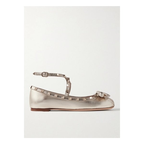 락스터드 메탈릭 가죽 발레리나 플랫 골드 1647597326362752