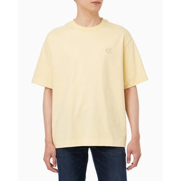 Calvin Klein Jeans 남성 릴렉스핏 탑스티치 패치 로고 반팔 티셔츠(4RC222G)
