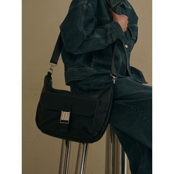 미니멀 레더 버클 호보백_Black