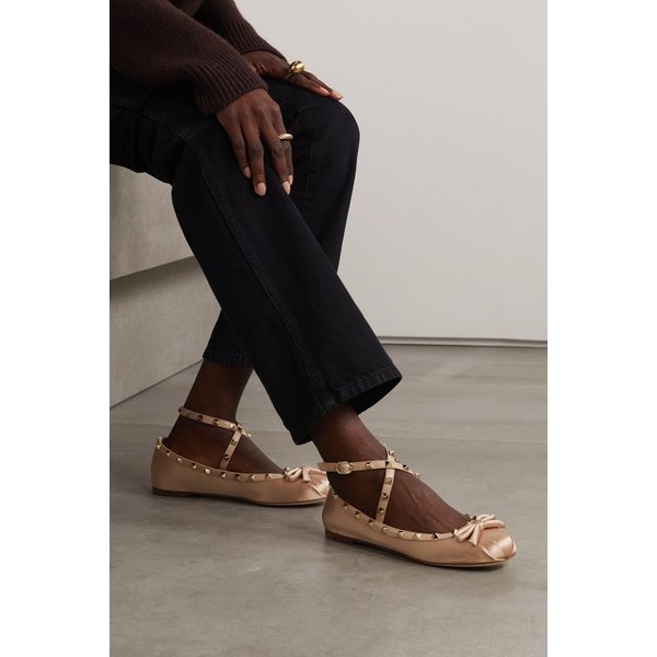 락스터드 가죽 트리밍 새틴 발레리나 플랫 슈즈 1647597309696411