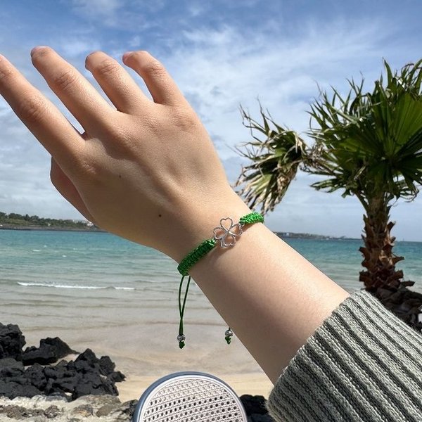 네잎클로버 매듭 행운 커플 우정 끈 실 팔찌 2color 여름 커플 악세사리 템 (WFJ8P4J)
