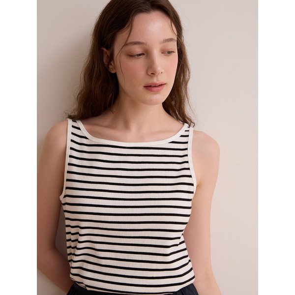 Boat neck sleeveless top - Black