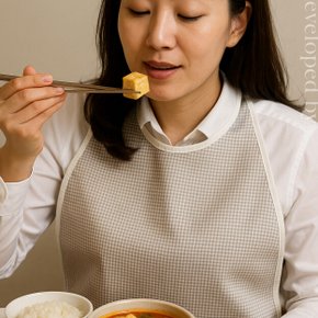 에티켓 방수 앞치마/ 보관휴대 파우치 포함 에이프런 턱받이 어린이집