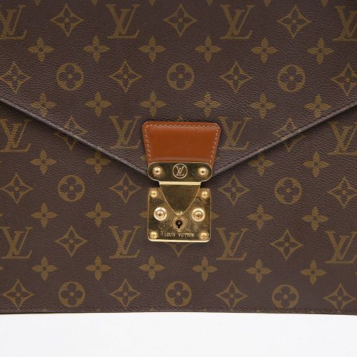 https://image-cdn.trenbe.com/resale-product-photo/852781/1784870888953-69cf3b59-605d-46cc-b676-e5600c4e560f.JPG