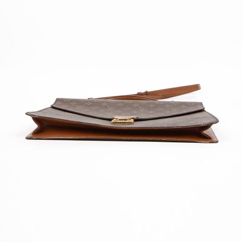 https://image-cdn.trenbe.com/resale-product-photo/852781/1784870888668-10157c22-374a-467c-85fe-8b6ec8e94c12.JPG