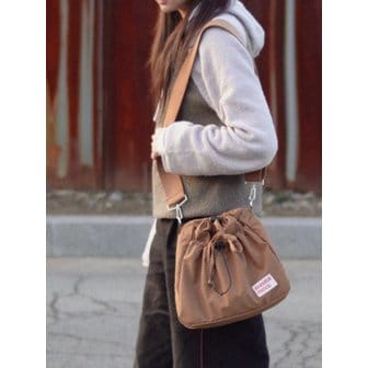 마스마룰즈 8 pocket cross bag_Brown