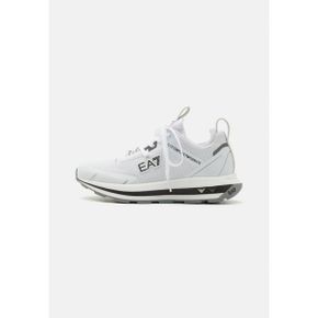 4333116 EA7 ALTURA UNI - Trainers white/black/griffin