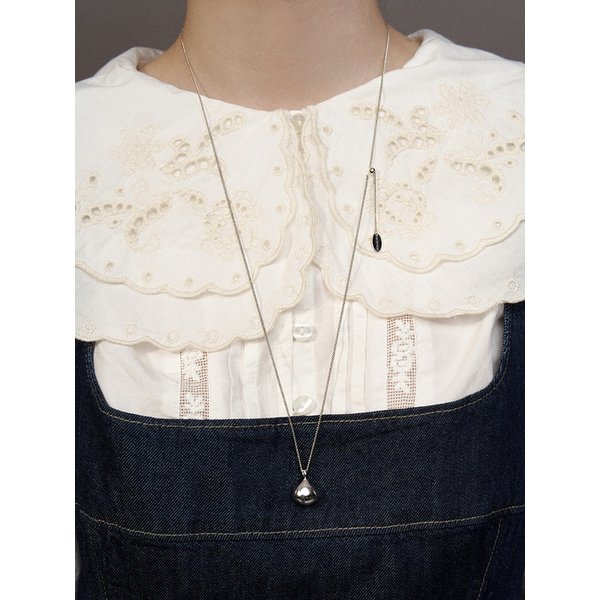 kisses pendant long necklace