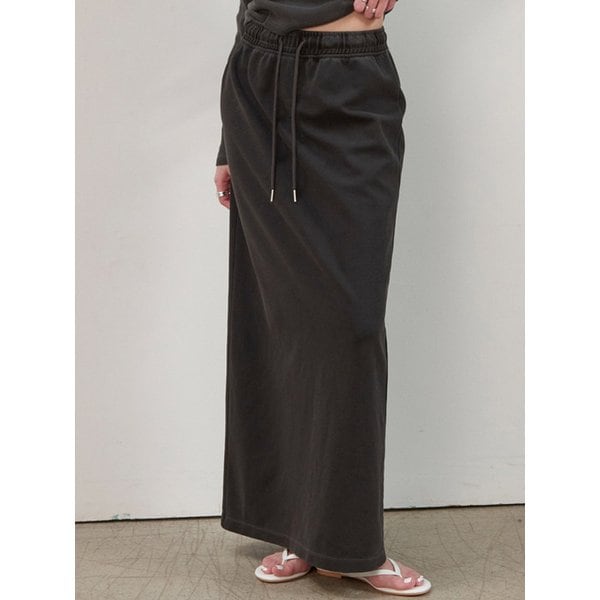 메르빌 피그먼트 롱스커트(차콜)