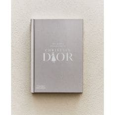 本 THE WORLD ACCORDING TO CHRISTIAN DIOR 42311054802