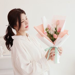 레나 비누꽃 튤립 5송이 꽃다발