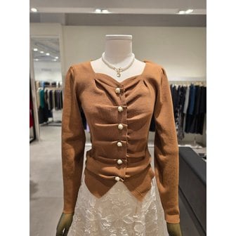 지고트 [파주점] 엘레강스 셔링 버튼 니트 JR3A1PO109