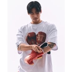 ALI TKO 글로브 오버핏 그래픽 반팔 화이트