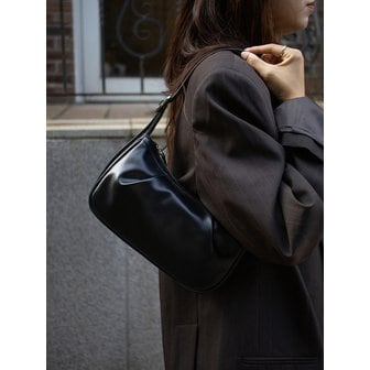 무이쿠이 aree shoulder (아리 숄더백) bk