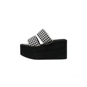 Nu Kitsch Brrrick / Hound Tooth Black (9cm)